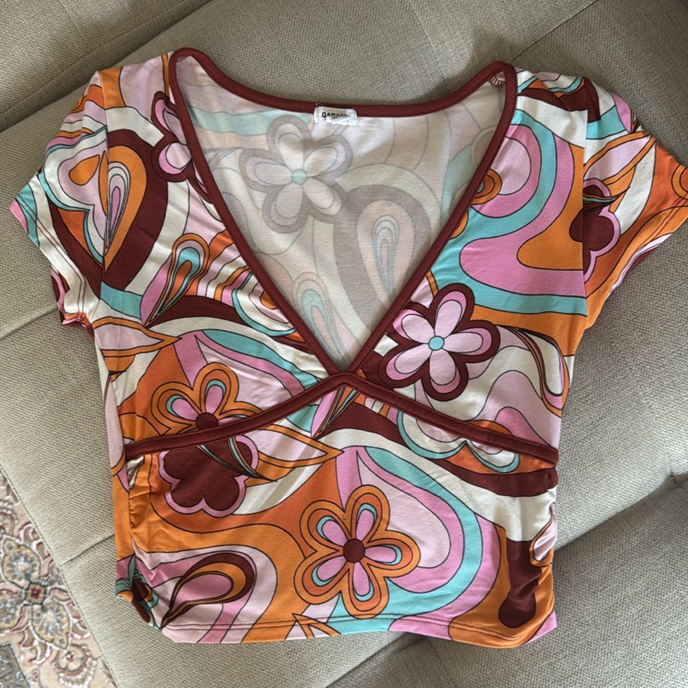 Gabrielle V-Neck Tee - Picture 3 of 3